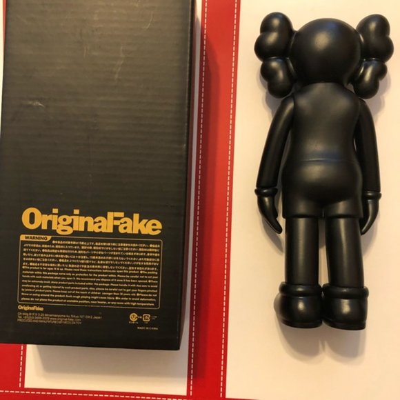 KAWS 2004 Black Five Years Later Companion - Picture 5 of 9